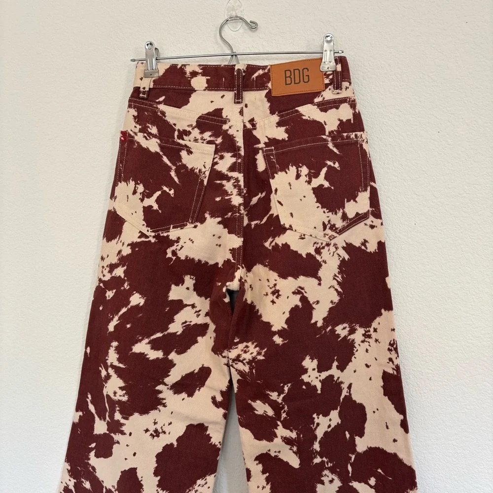 BDG Urban Outfitters Size 26 High & Wide Jean Cow Print - Picture 7 of 8